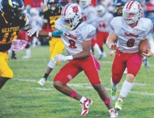 Laurel varsity football team defeats Seaford, 28-3, to win Lions Club trophy