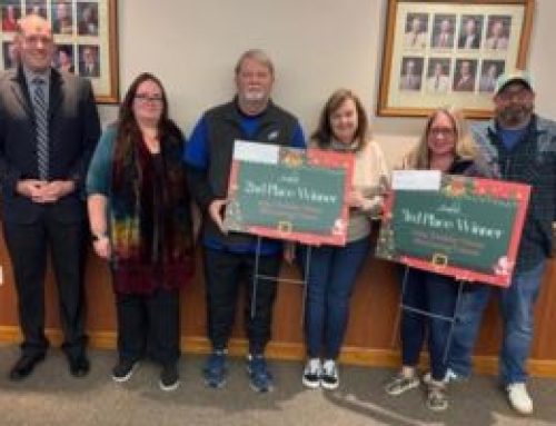 Holiday decorating contest winners saluted during Seaford Council meeting