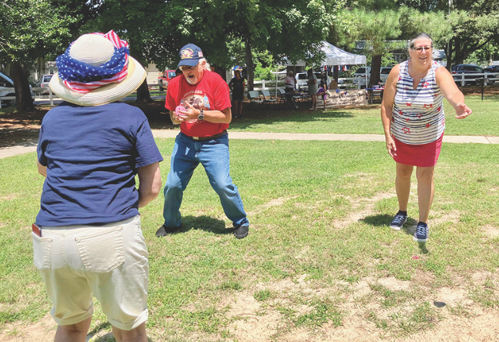 Waterballoon Toss